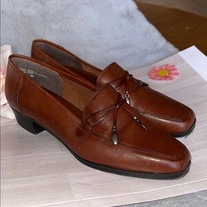 Elegant Brown Leather Slip-On Loafers with Tassel